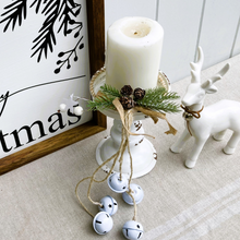 Load image into Gallery viewer, Elegant Wreath with Bells