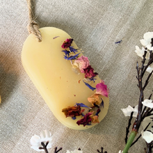 Load image into Gallery viewer, Scented Beeswax Tablets - 4 varieties