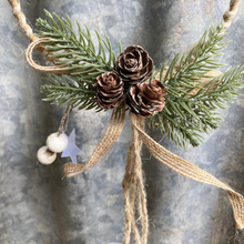 Load image into Gallery viewer, Elegant Wreath with Bells