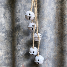 Load image into Gallery viewer, Elegant Wreath with Bells