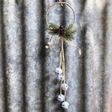 Load image into Gallery viewer, Elegant Wreath with Bells
