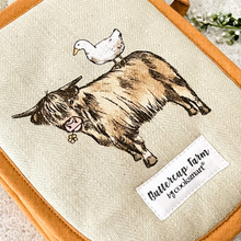 Load image into Gallery viewer, Buttercup Double Oven Glove
