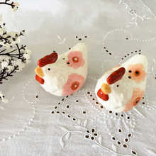 Load image into Gallery viewer, Chicken Salt and Pepper Shakers
