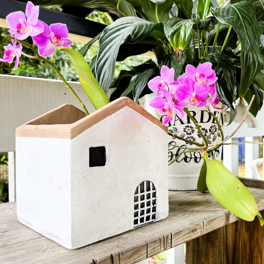 Rustic House Planter – Evelyn and Owl