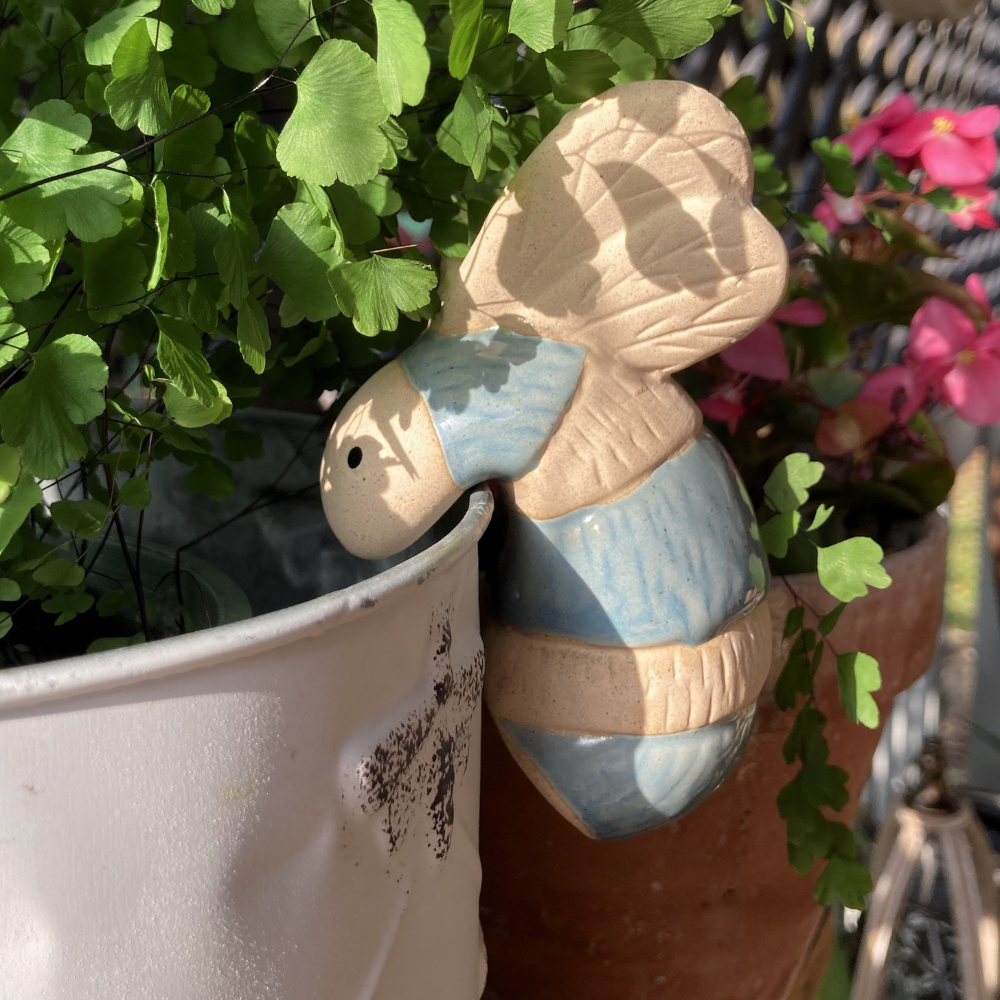 Bee Pot Sitter - blue