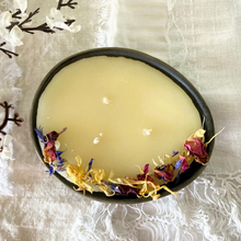 Load image into Gallery viewer, Midnight Floral Scented Beeswax Candle
