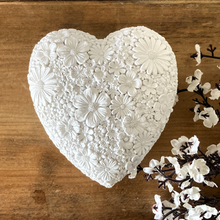 Load image into Gallery viewer, Floral Heart Trinket Box
