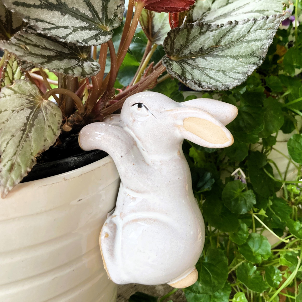 Rabbit Pot Sitter - white