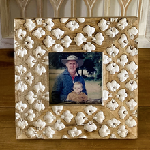 Load image into Gallery viewer, Rustic Flower Photoframe
