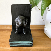 Load image into Gallery viewer, Black Dachshund Bookends
