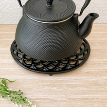 Load image into Gallery viewer, country style trivet black oval enamel
