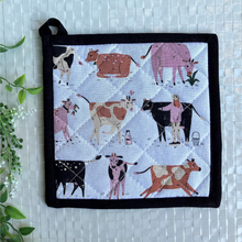 Load image into Gallery viewer, Dairy Cows -  country oven glove set
